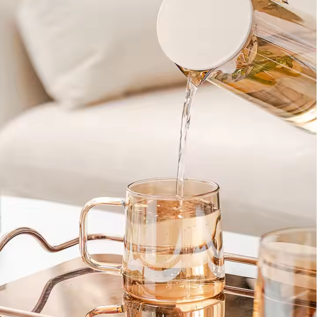 Amber Borosilicate Glass Jug & Cup Set – 1 Jug + 6 Handled Cups | 1800 ml Carafe + 300 ml Cups | Microwave & Dishwasher Safe