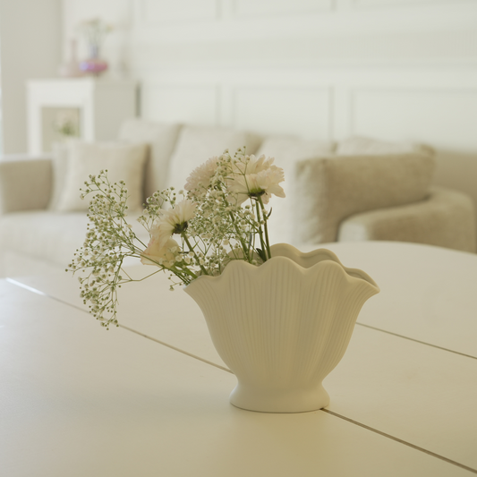 Elegant ceramic vases for housewarming and festive gifting