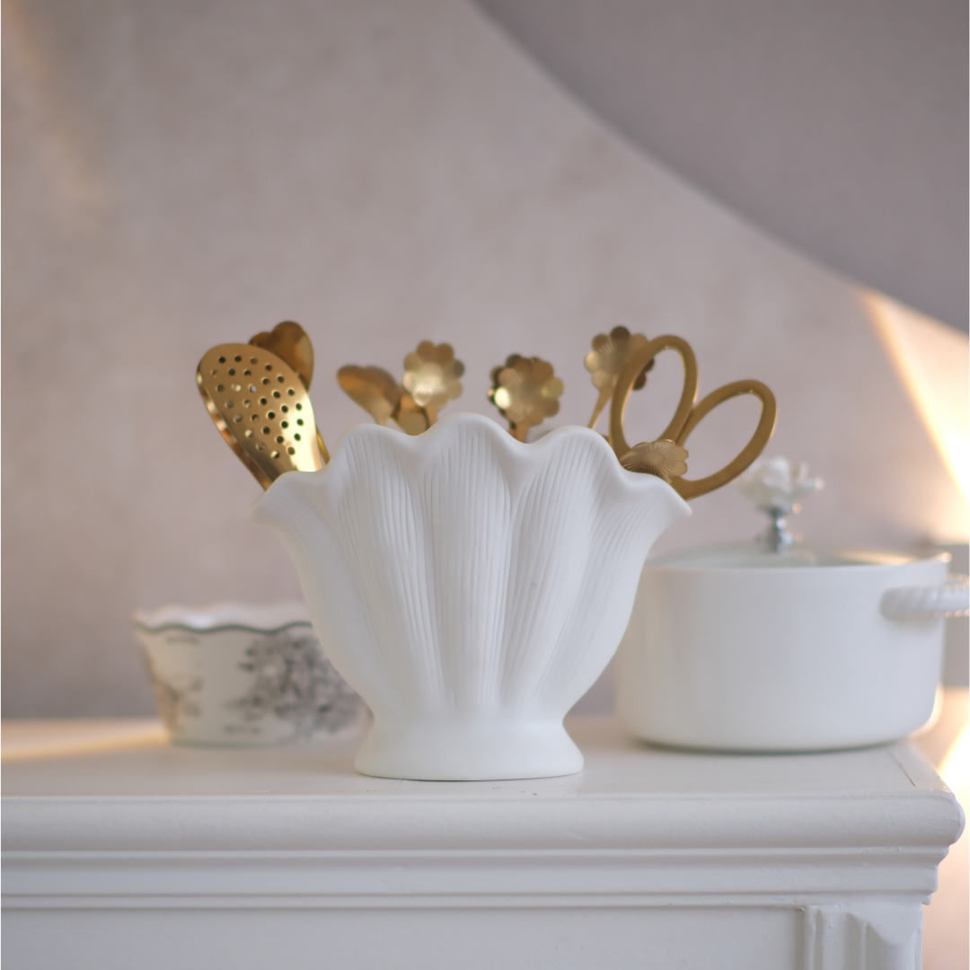White Shell Cutlery Holder – Matte Ceramic Utensil Stand