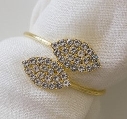 Metal Napkin Rings - Sleek Gold leaf with Stonework – (Set of 4/6/8) Elegant & Classy Design, Perfect for Gifting