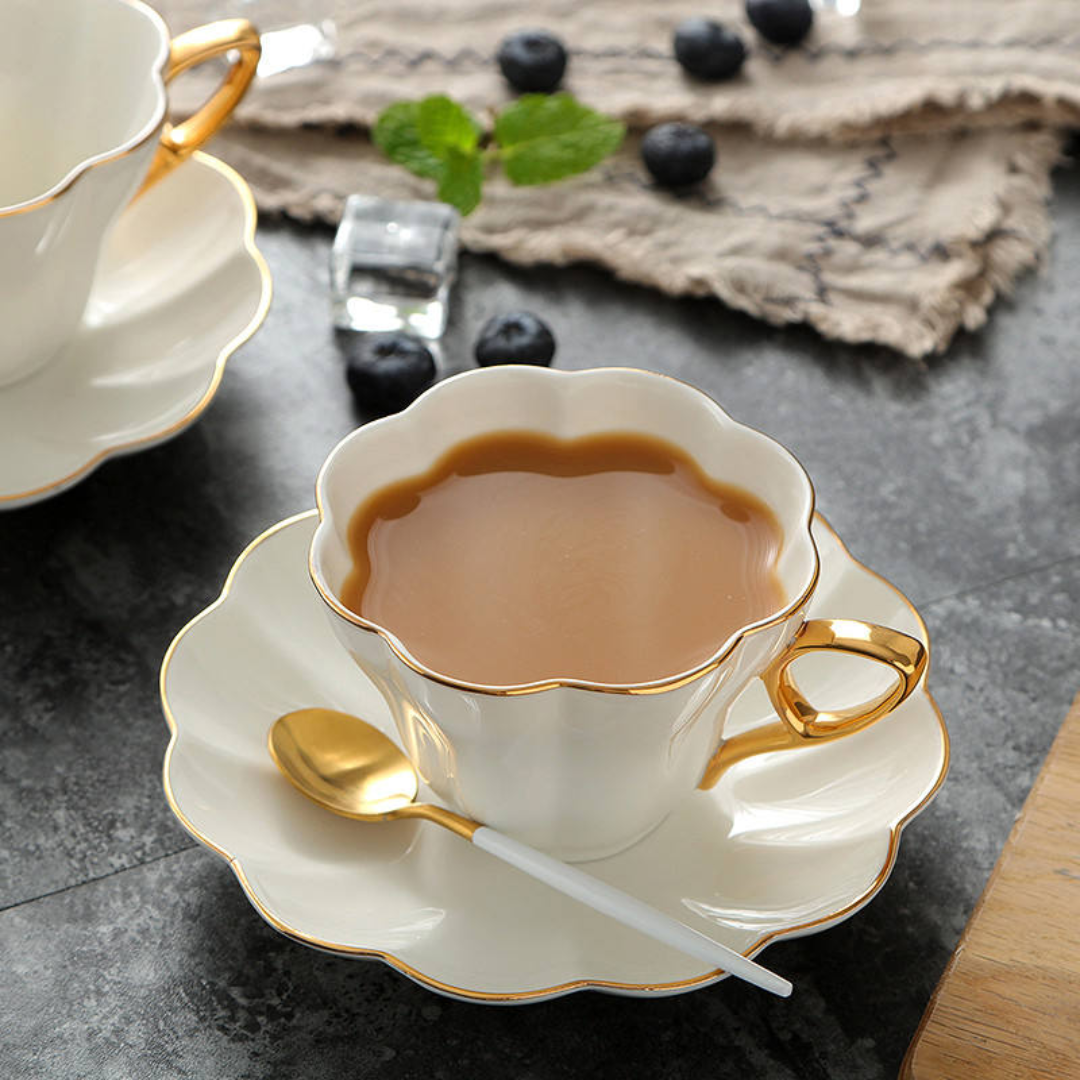 Flower-shaped porcelain tea set – premium tableware India