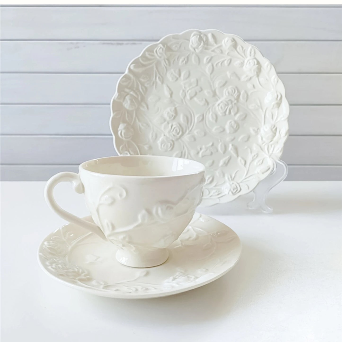 European Embossed Snack Plate - 8 inch