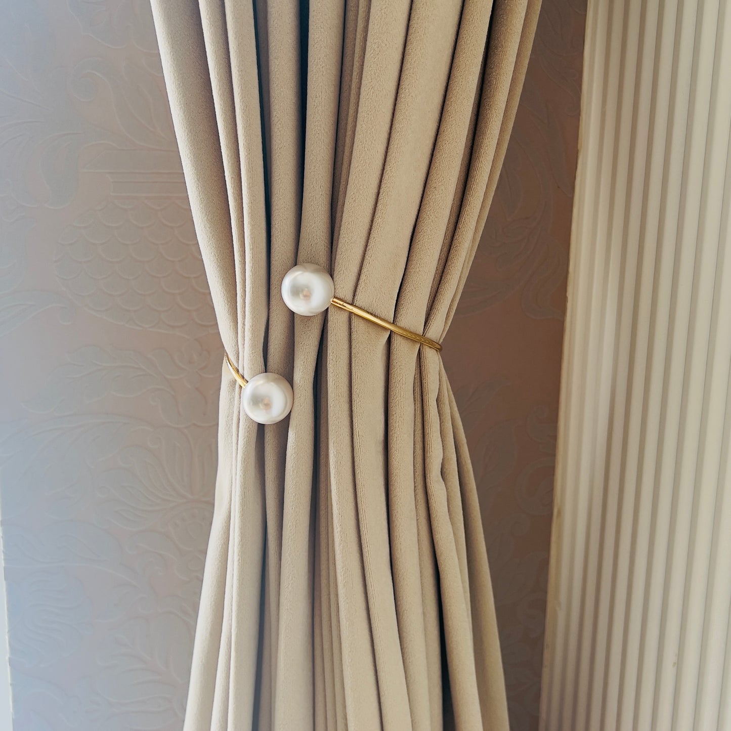 Curtain Accessory - Gold Curtain Tieback with 2 Large Pearls