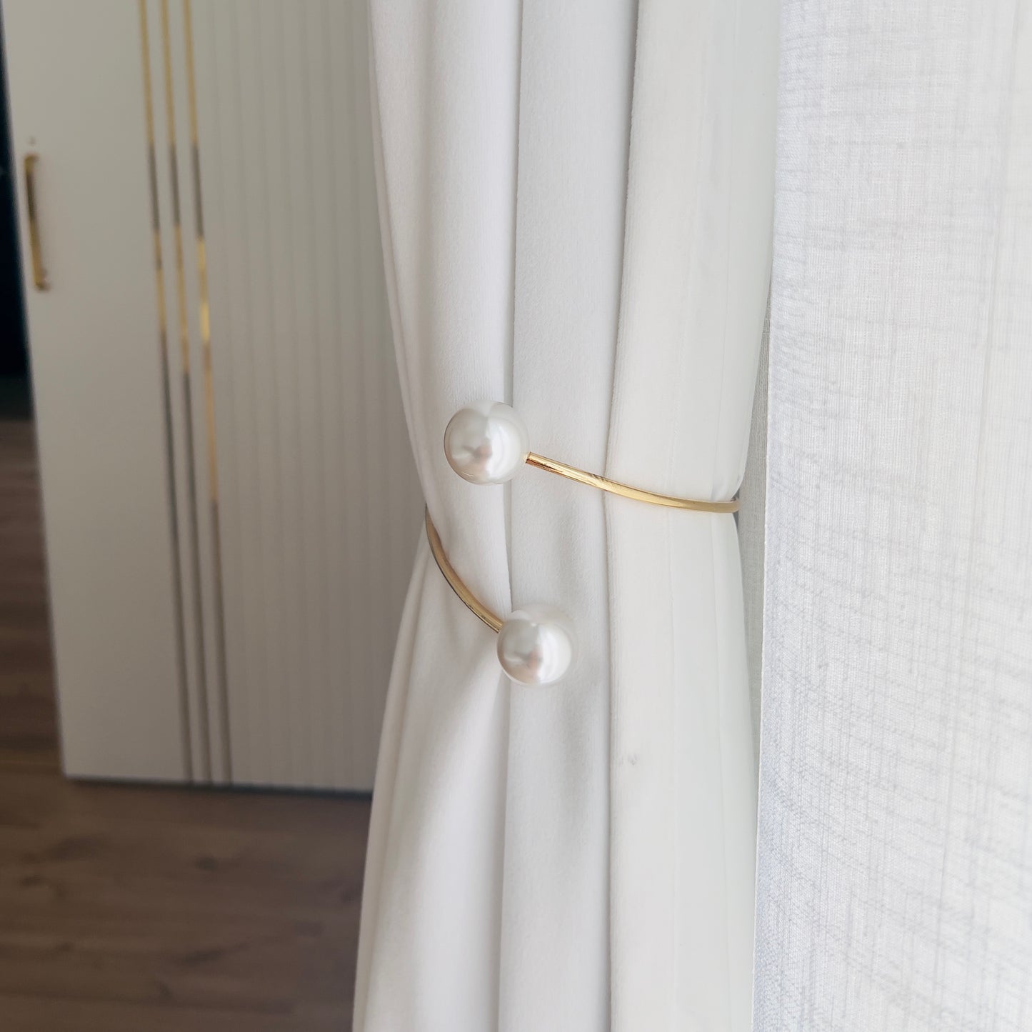 Curtain Accessory- Gold Curtain Tieback with Large Pearls - 1 piece