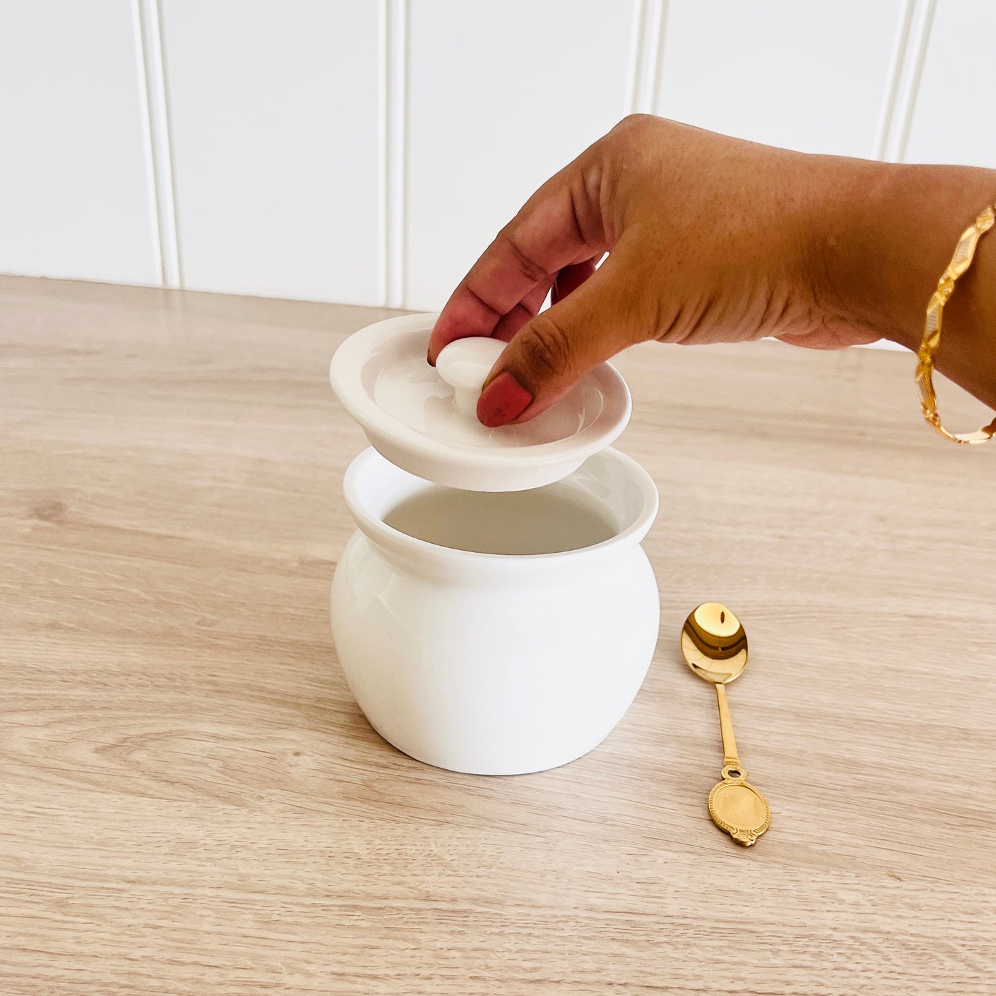 White Ghee Pot with Lid & Gold Spoon – 420ml Luxury Kitchen Jar