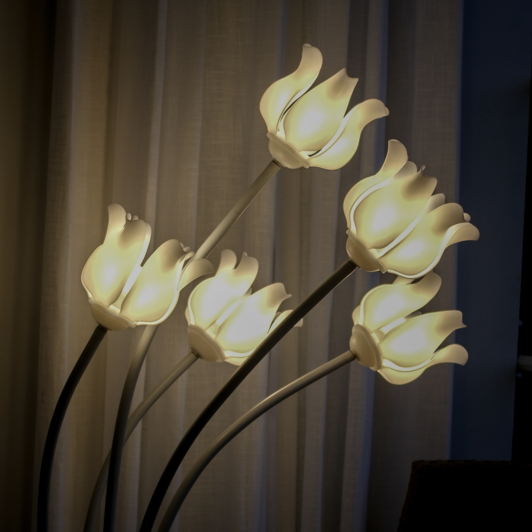 Floor Lamp | White Lotus with flexible stems | Warm Light | 5 Feet