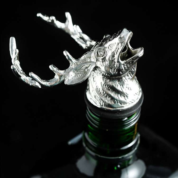 Reindeer Wine Pourer cum Aerator - Silver