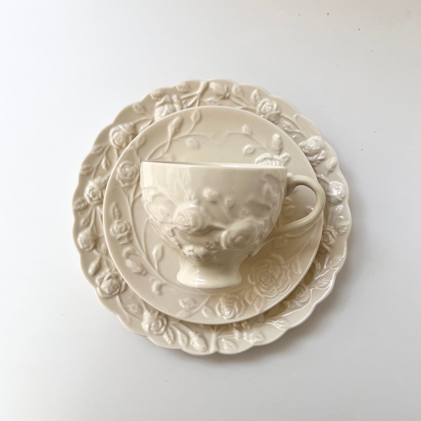 European Embossed Snack Plate - 8 inch