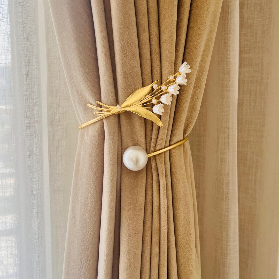 Gold & White Metal Curtain Tieback - Flower Bunch - 1 piece