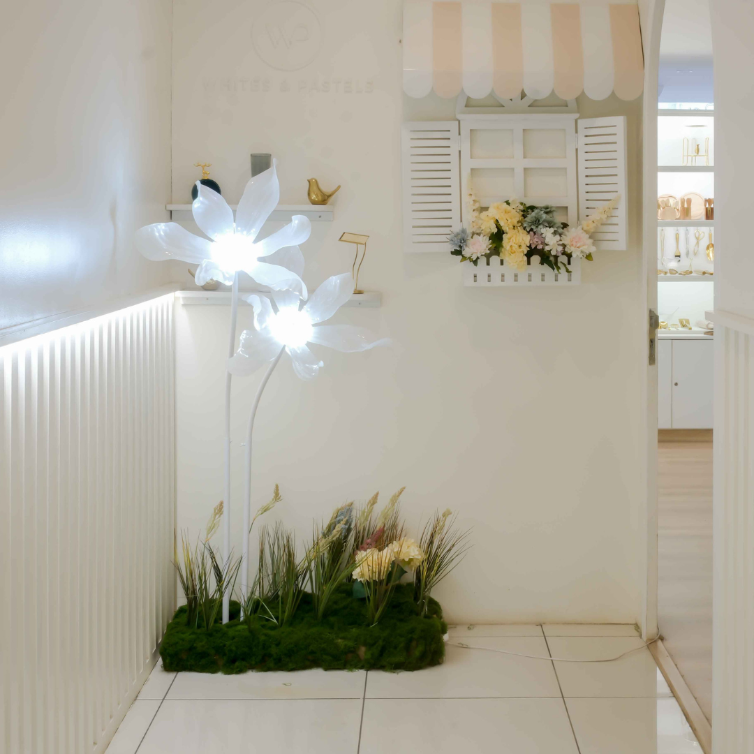 White Designer Floor Lamp | Flower | 3 or 2 Petal design | 3 color changing modes