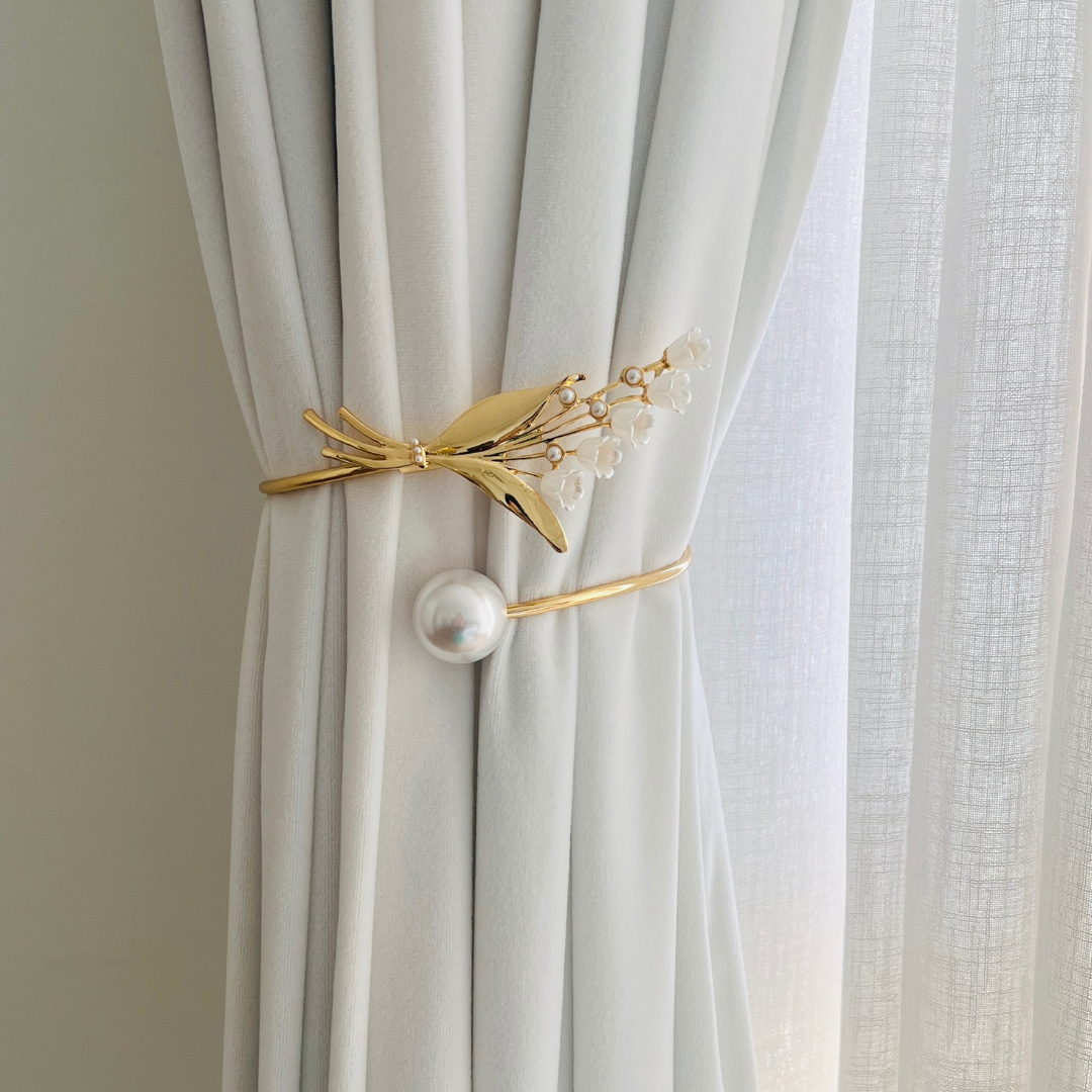 Gold & White Metal Curtain Tieback - Flower Bunch - 1 piece