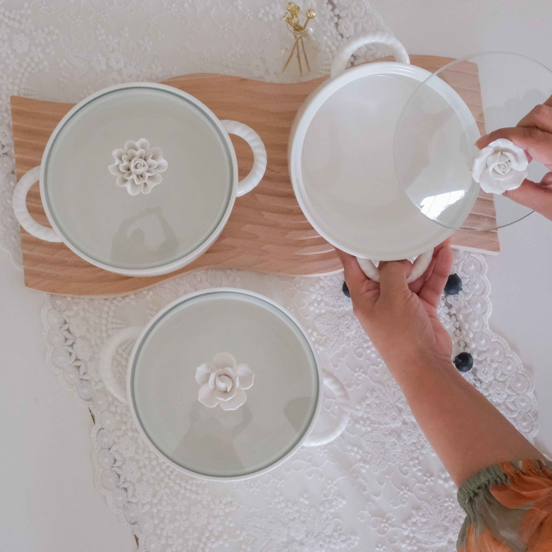 Elegant ceramic serving bowl for serving Indian curries, pasta and desserts