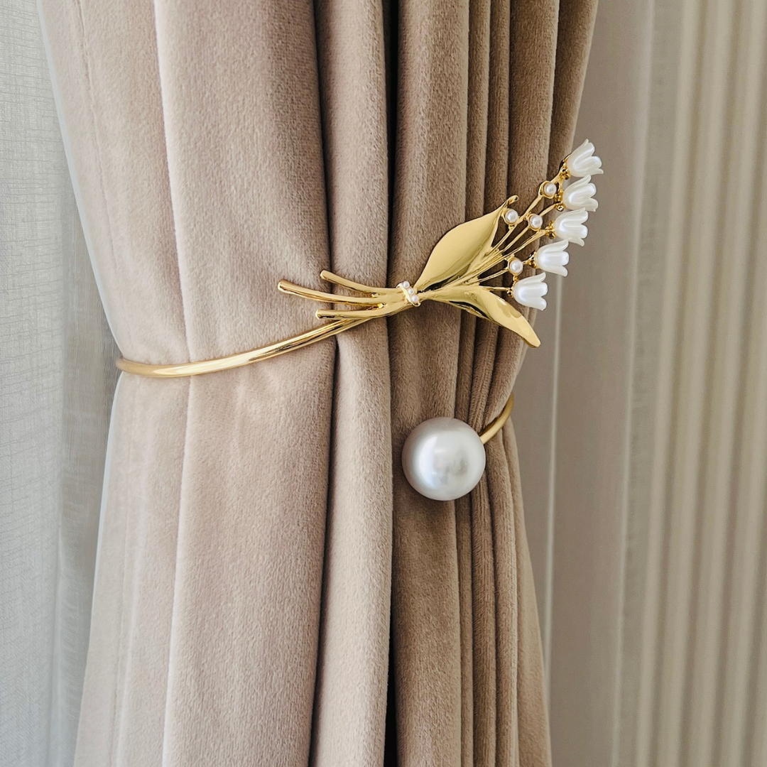 Gold & White Metal Curtain Tieback - Flower Bunch - 1 piece