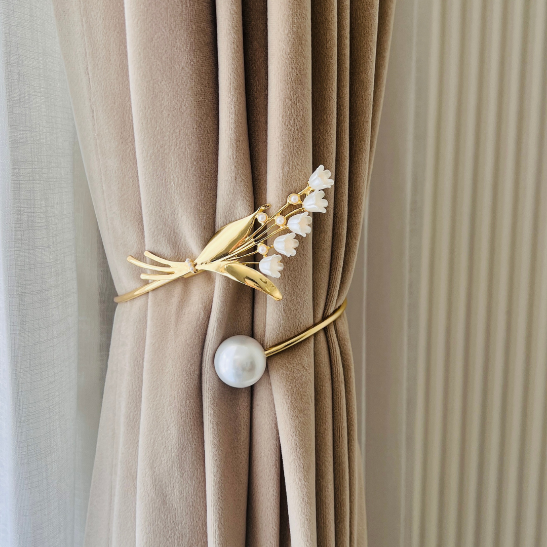 Gold & White Metal Curtain Tieback - Flower Bunch - 1 piece