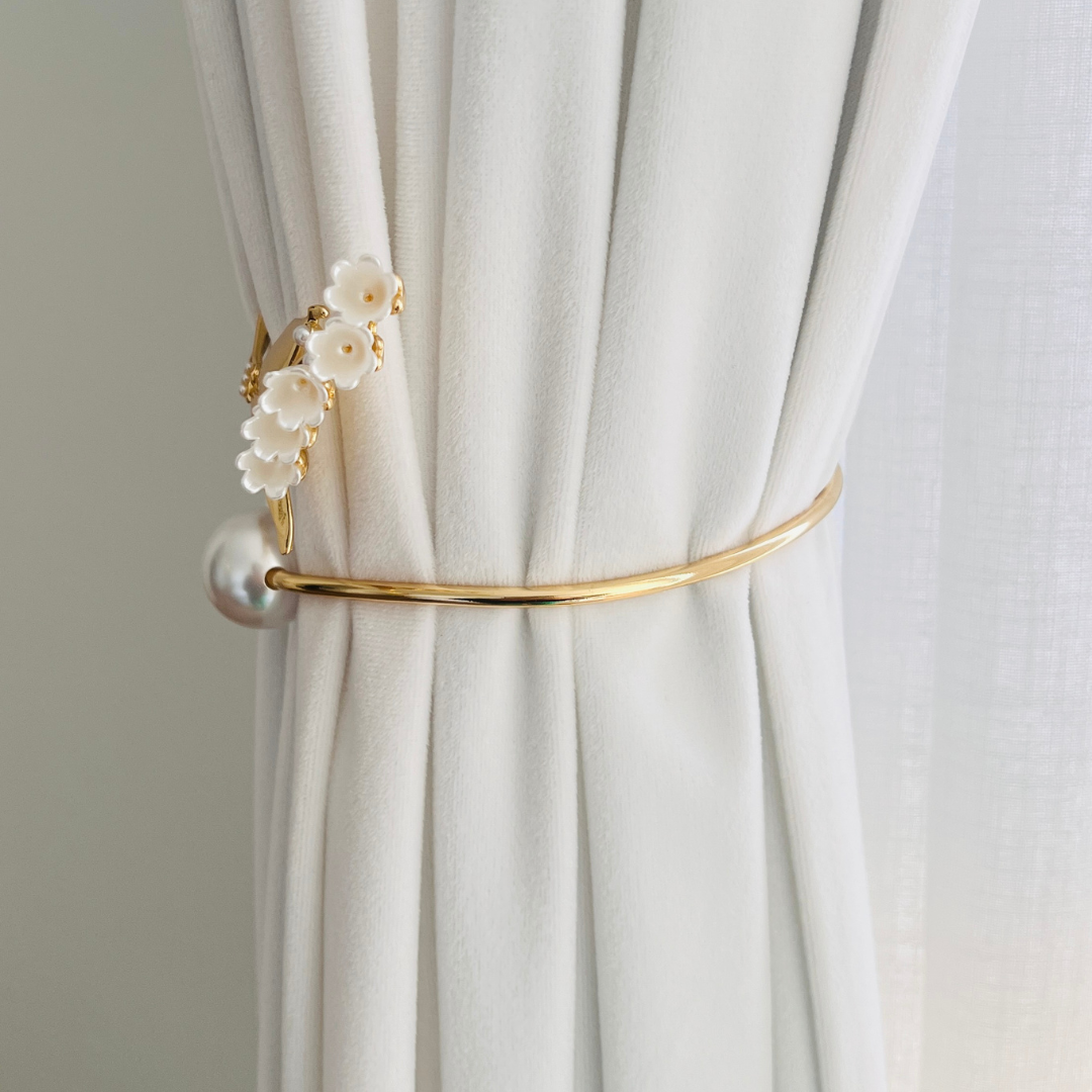 Gold & White Metal Curtain Tieback - Flower Bunch - 1 piece