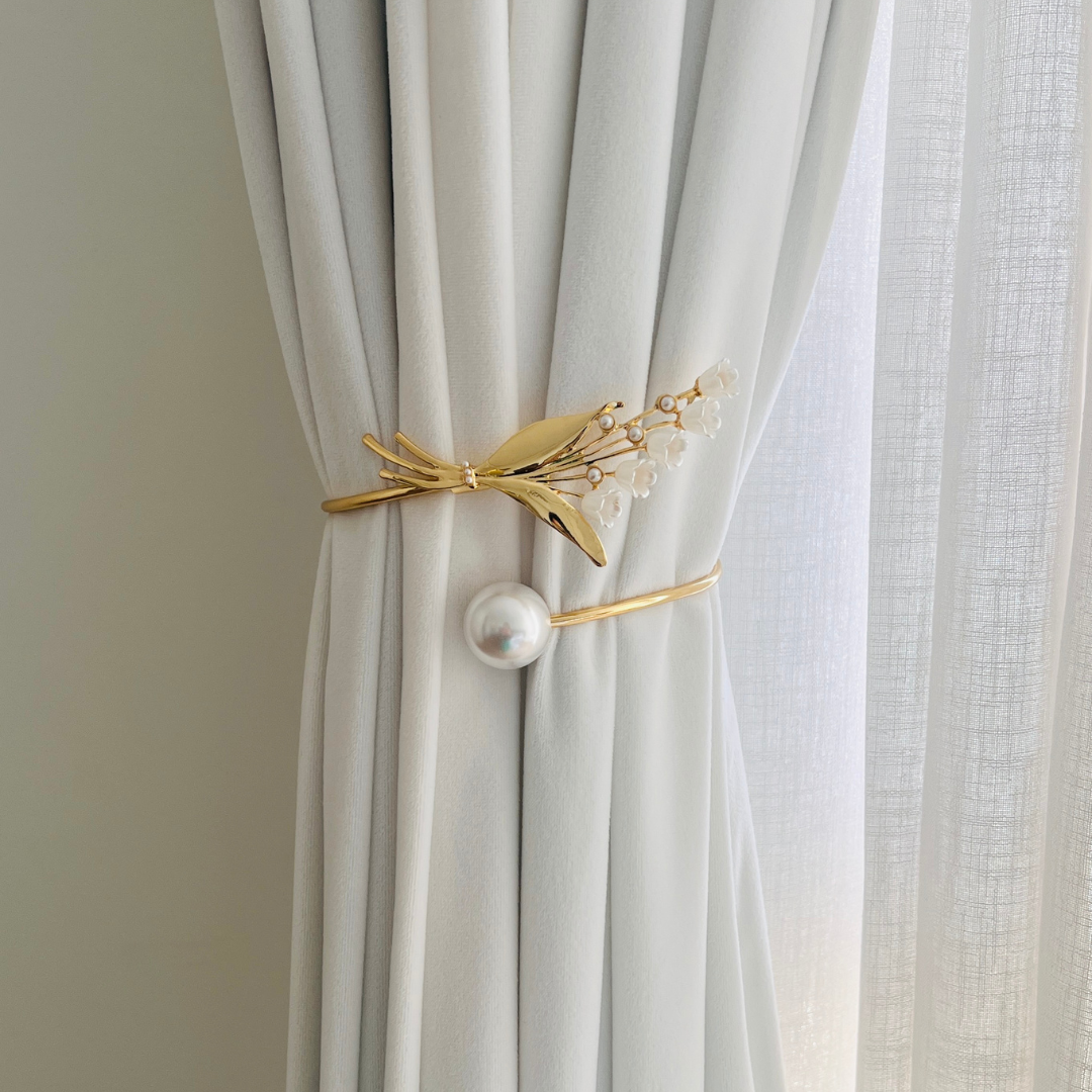 Gold & White Metal Curtain Tieback - Flower Bunch - 1 piece