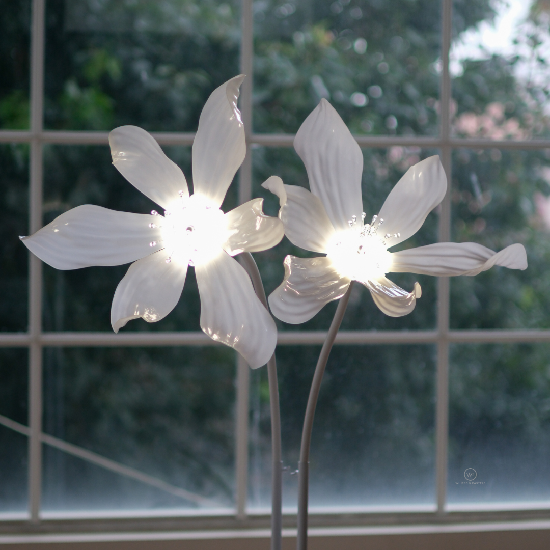 Luxury lily-shaped floor lamp with soft ambient lighting.