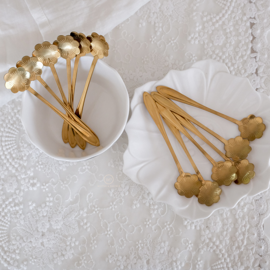 Elegant floral stainless steel stirrer in gold finish