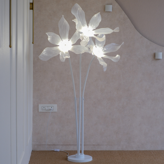 Flower shaped floor lamp for bedroom Corner and lounge lighting.