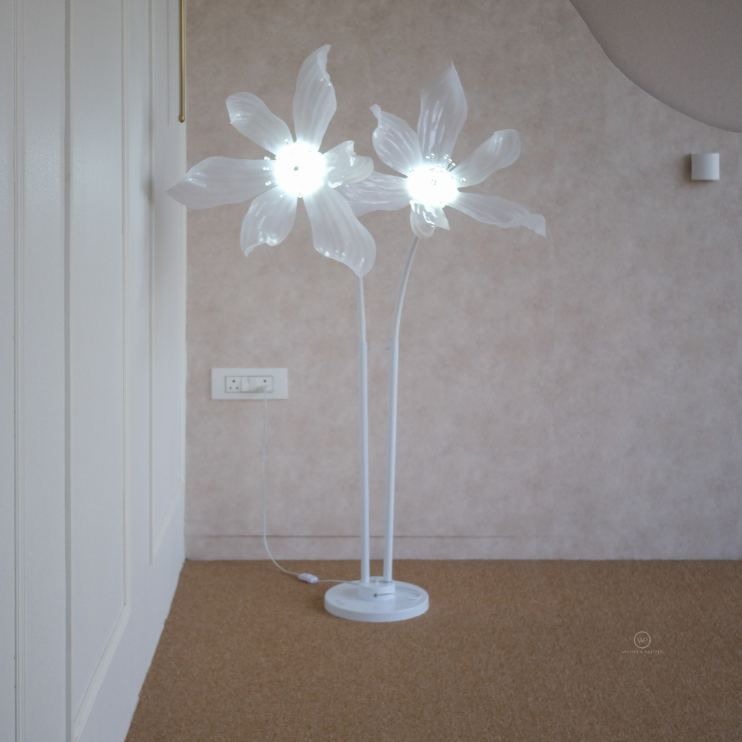 Decorative LED floor lamp with  lily flower design.