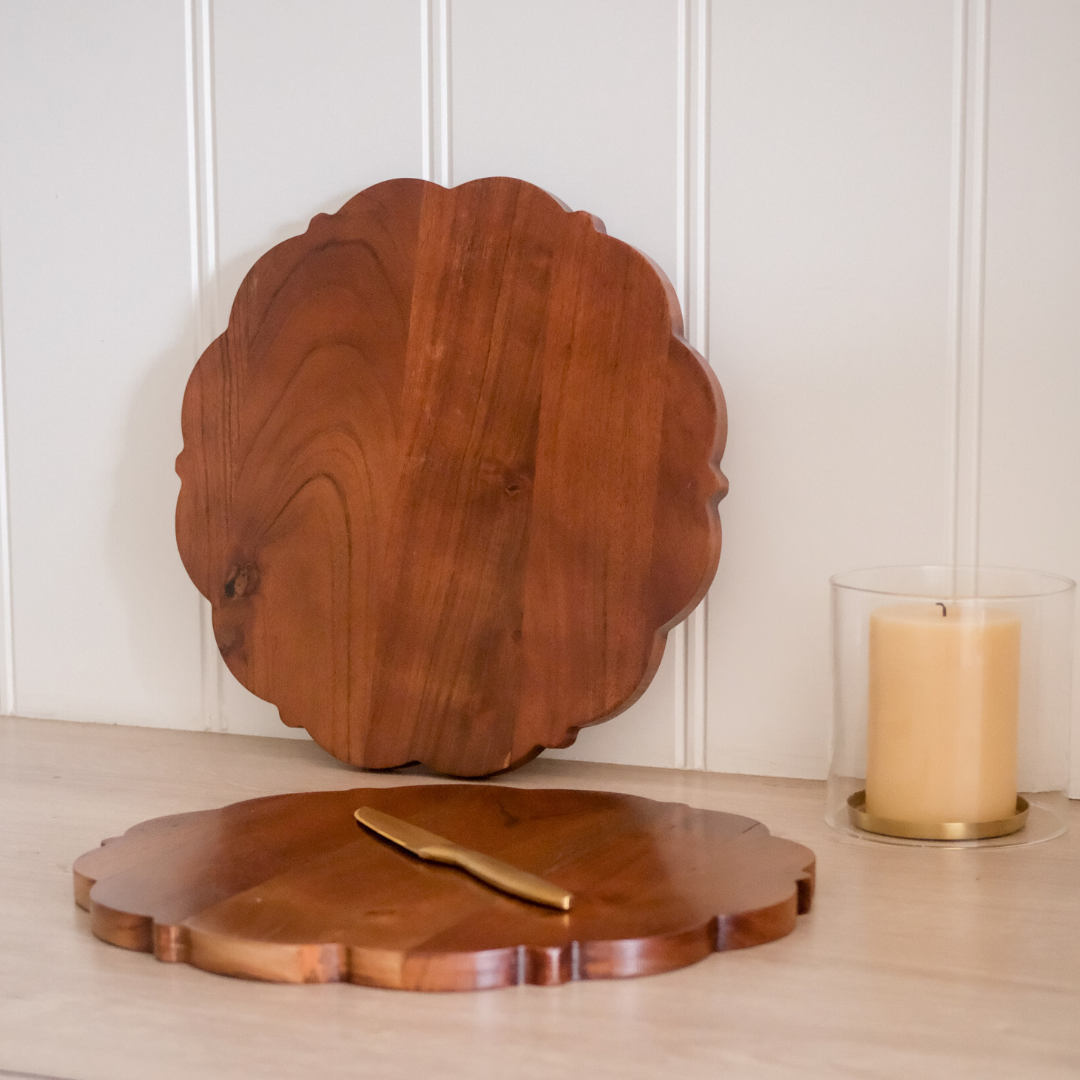 Cutting board with dinner knife