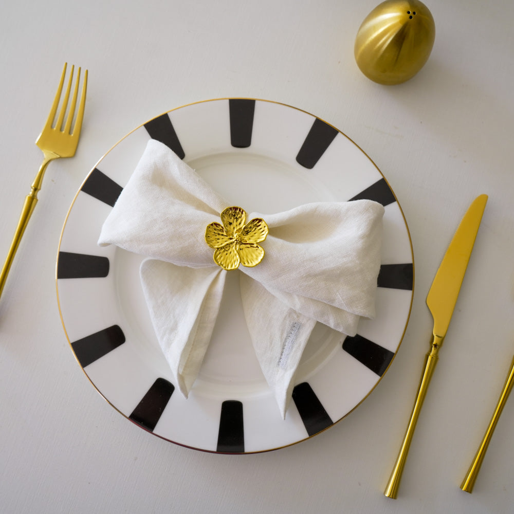 Gold Flower Napkin Rings – High-End Metal Finish, Perfect for Elegant Dining (Set of 4/6/8)