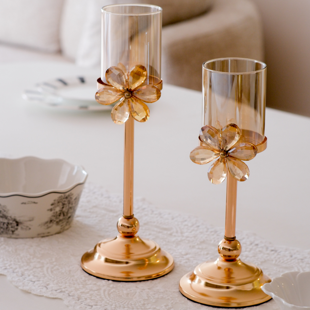 Crystal flower candle holder for romantic dinner setup