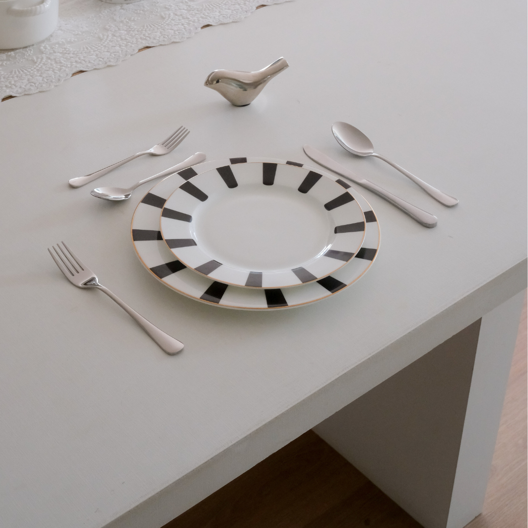 Contemporary stainless steel cutlery set designed for comfortable everyday dining.