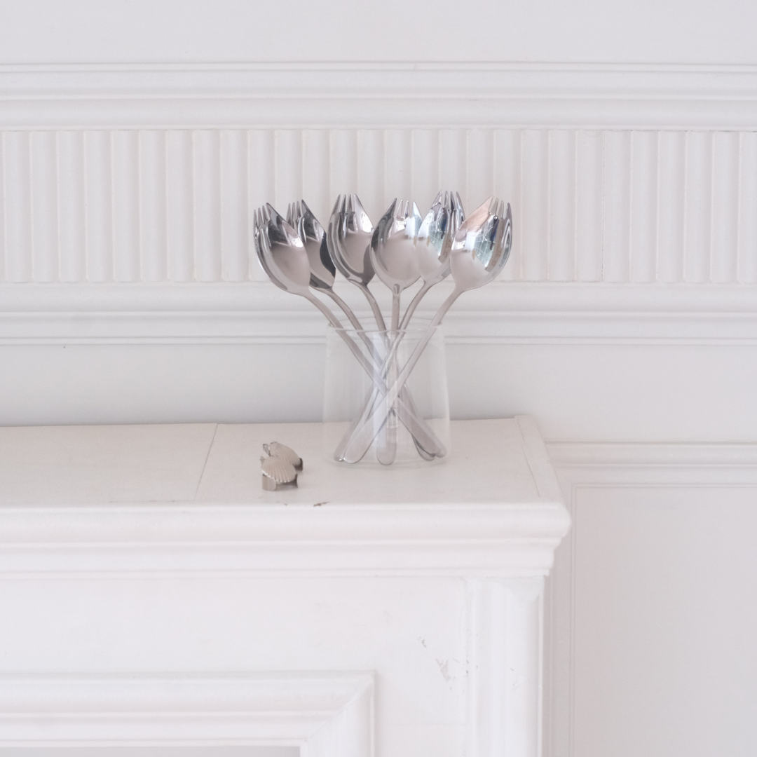Premium gold spoon fork set ideal for enjoying cakes, pastries, mousse, ice cream and desserts.