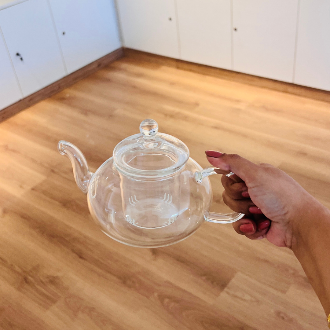 Elegant 500ml glass teapot with removable infuser and lid