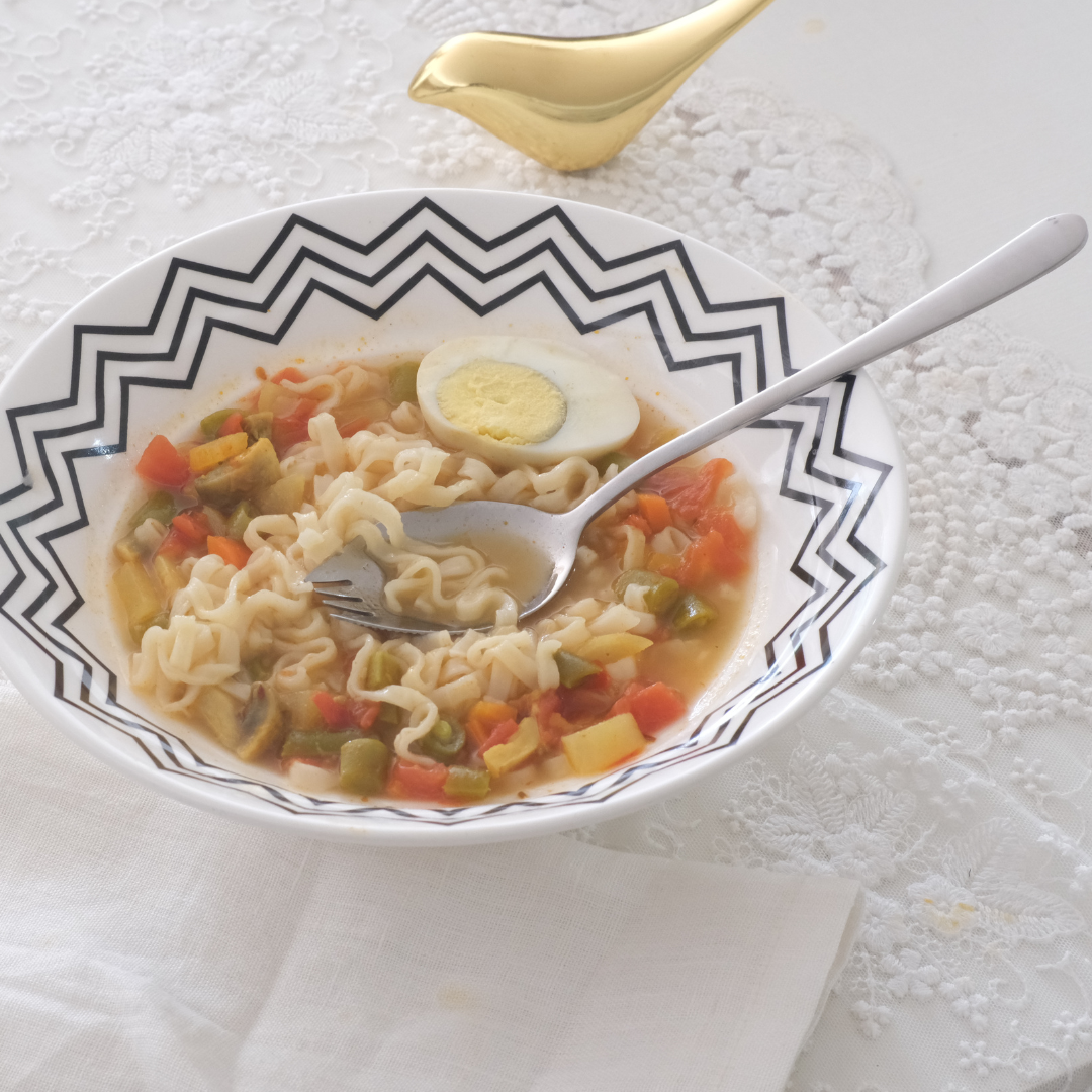 Minimalist gold spork set combining the convenience of a spoon and fork in one elegant design.