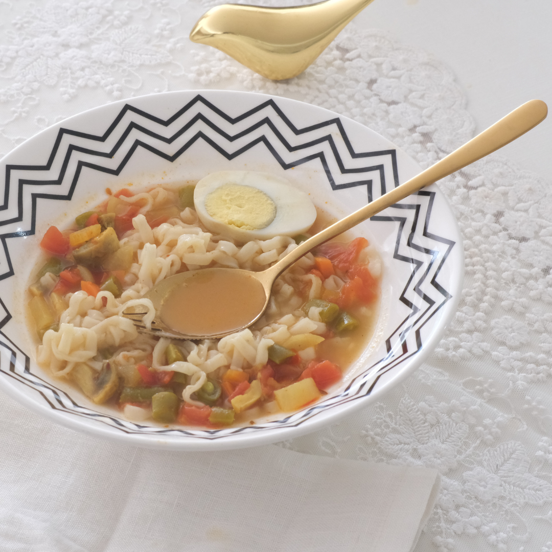 High-quality gold PVD stainless steel cutlery suitable for homes, cafés, restaurants and hotels.