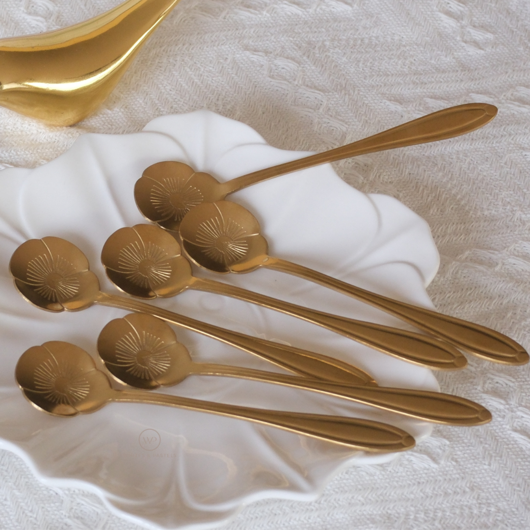 Gold stainless steel spoon set perfect for ice cream, gelato and desserts