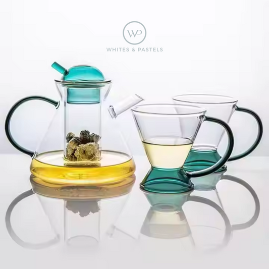 Heat-resistant glass teapot with infuser and gift-ready packaging