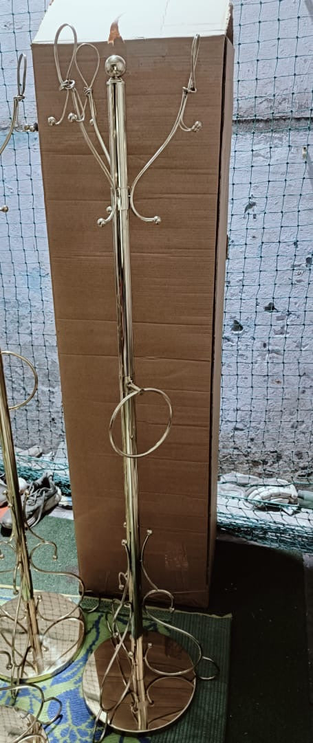 Handcrafted Cloth Stand for Hotel - Stainless Steel