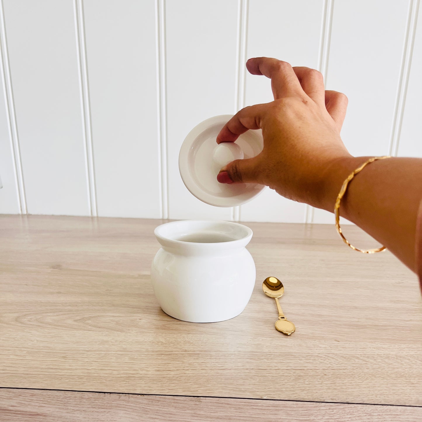 White Ceramic Ghee Pot with Lid & Gold Spoon – 420ml Luxury Kitchen Jar