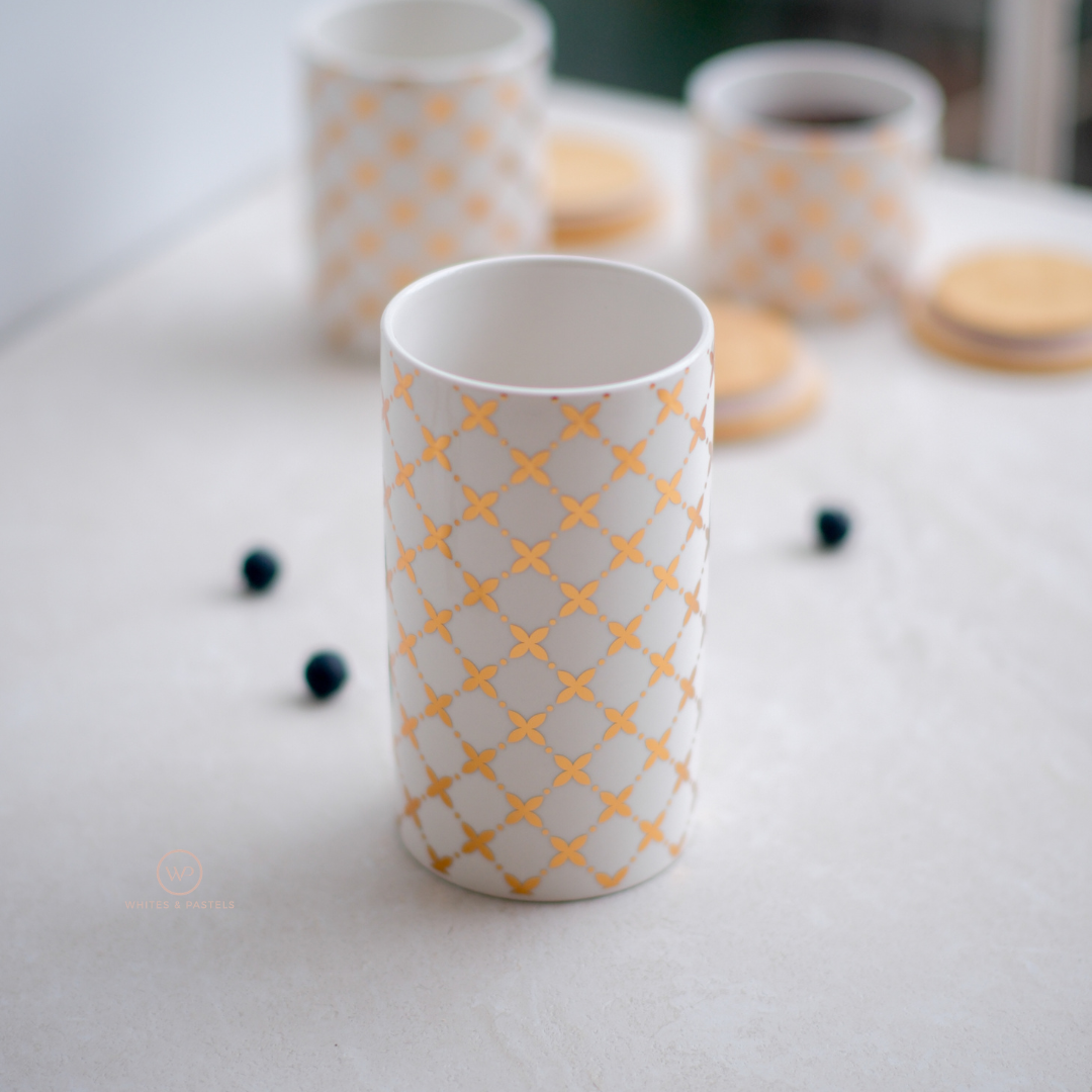 Ceramic cookie jar set with natural wooden lids