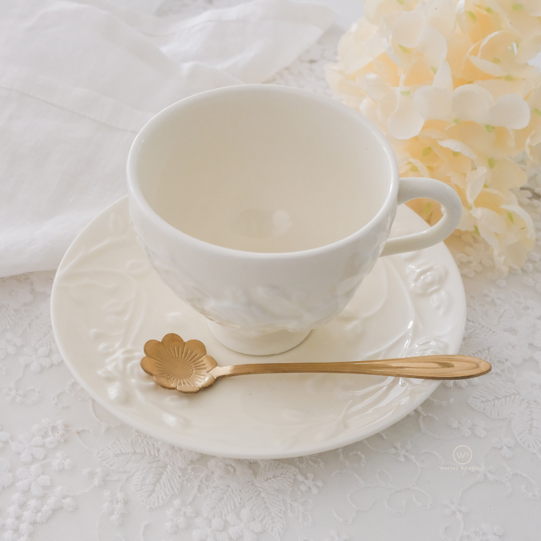 Luxury coffee and cocktail stirrer in gold