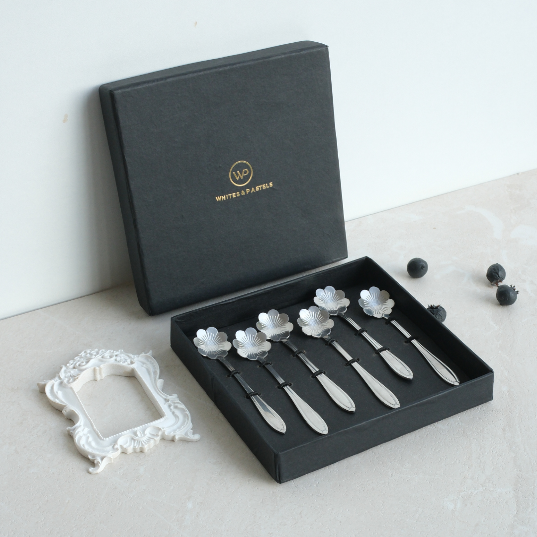 6 pc dessert/coffee spoons for festive gifting