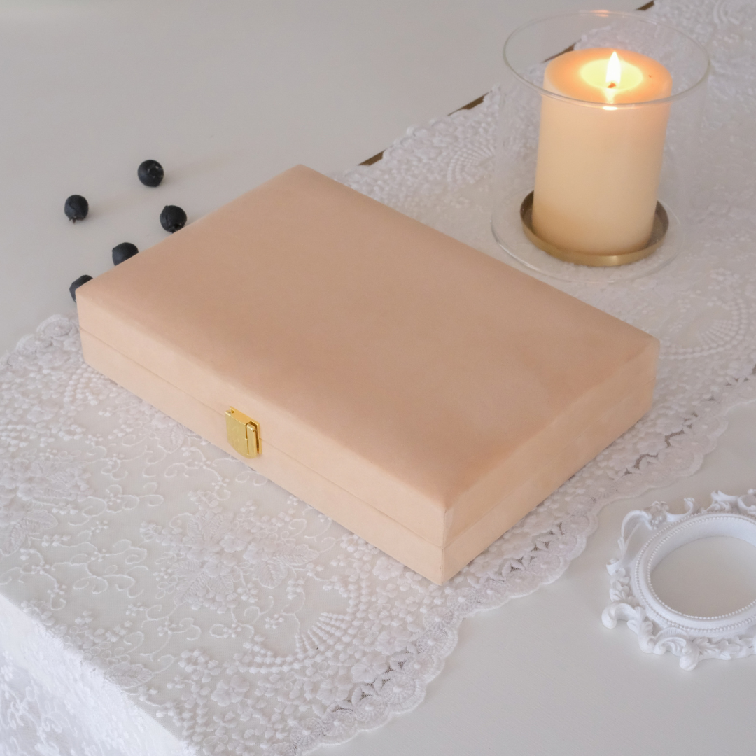 Minimalistic giftbox with Matte Cutlery set