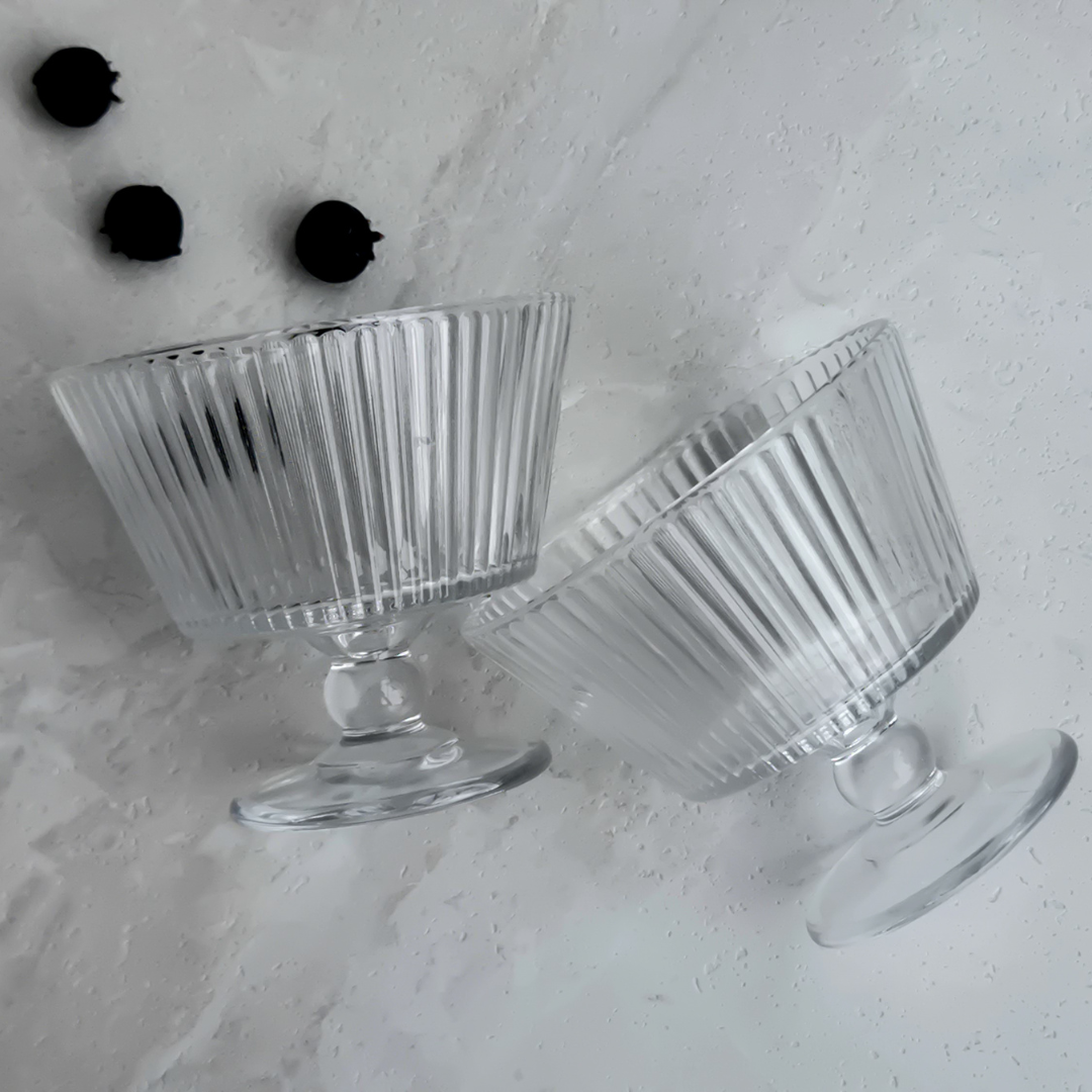 Set of 6 ribbed glass ice cream bowls with elegant pedestal base