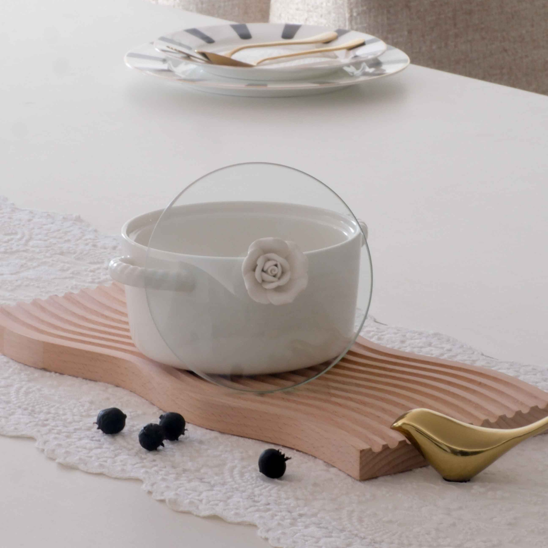 Elegant ceramic serving pot suitable for soups, curries and gravies