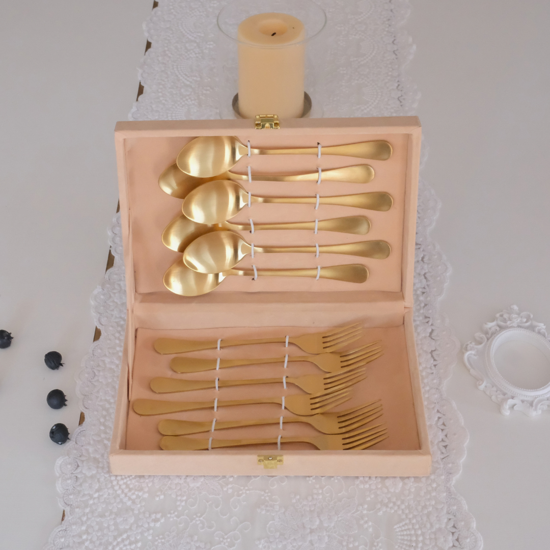 12 pc Matte finish dining cutlery set