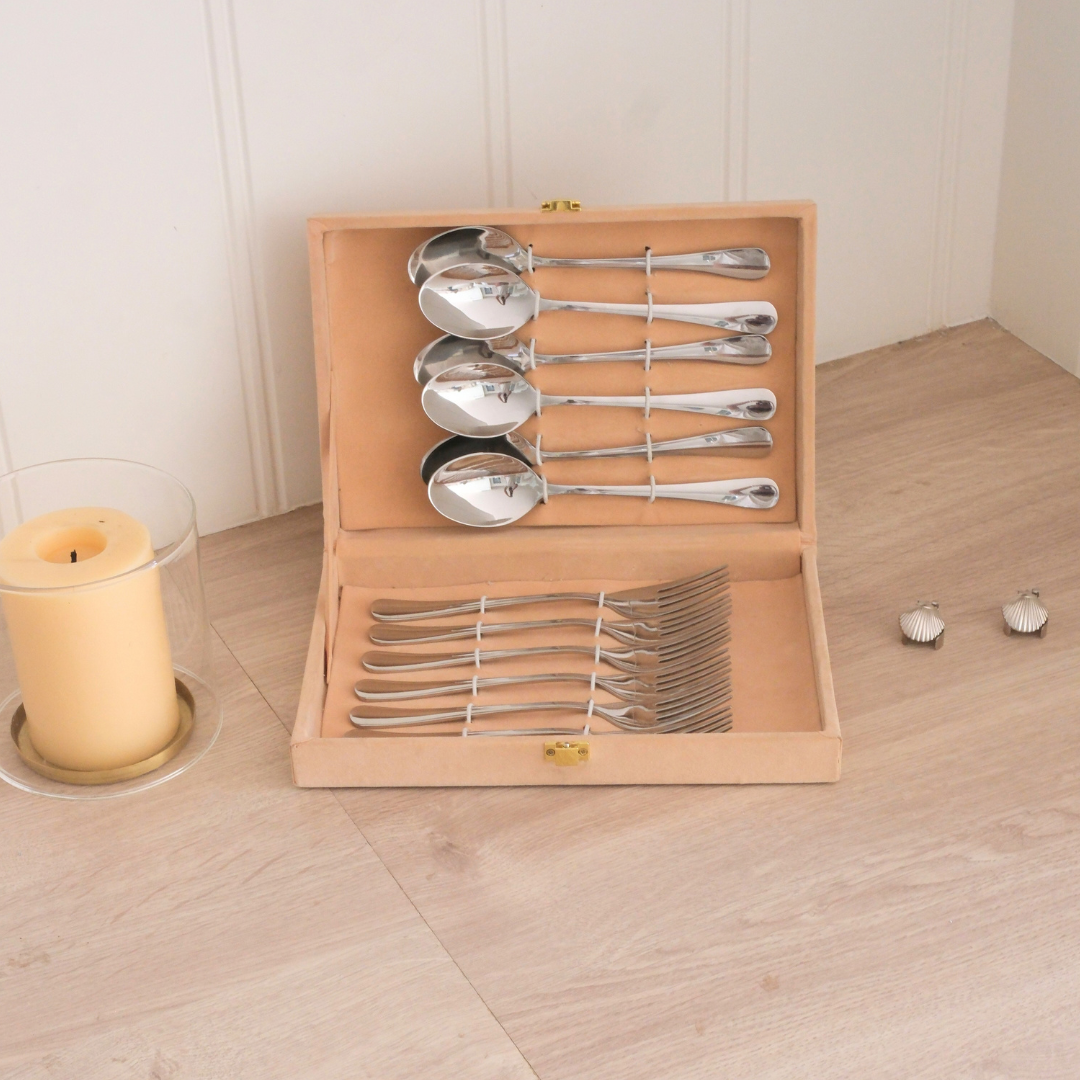 silver-stainless-steel-cutlery-set-presented-in-gift-box