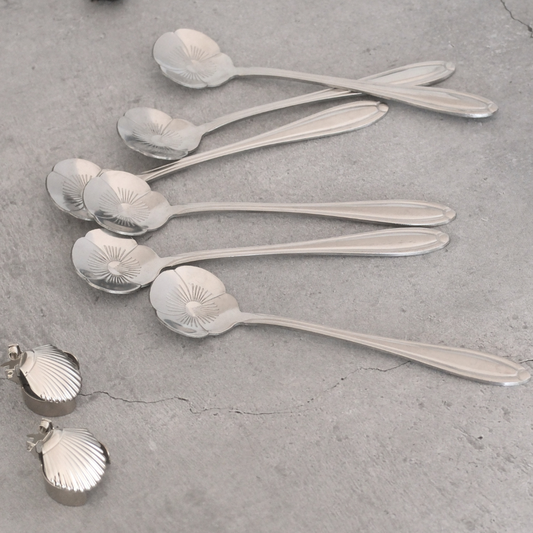 Luxury daisy flower spoon set for premium tableware, hosting and festive celebrations