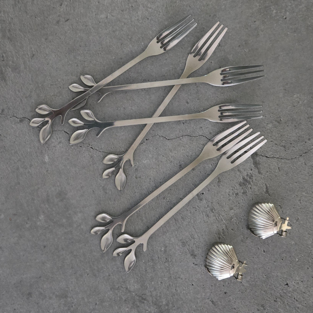 High-quality mirror finish silver fork for luxury tableware collections