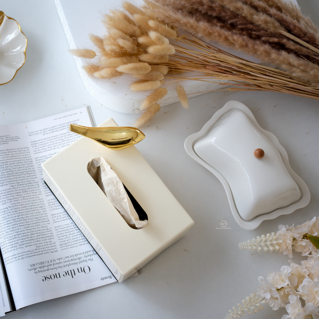 Decorative white tissue box holder for luxury homes