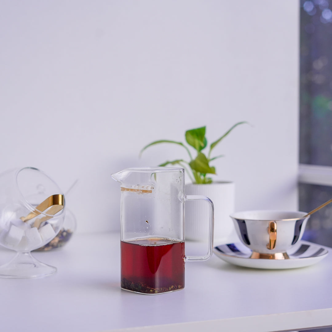 Premium clear glass cup for tea brewing and straining