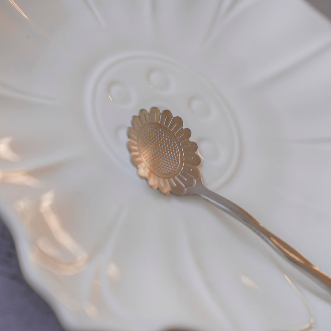 Luxury sunflower cutlery for modern dining