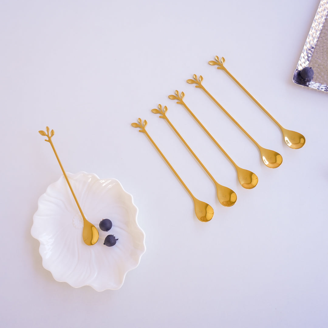 long cocktail stirrer with leaf design